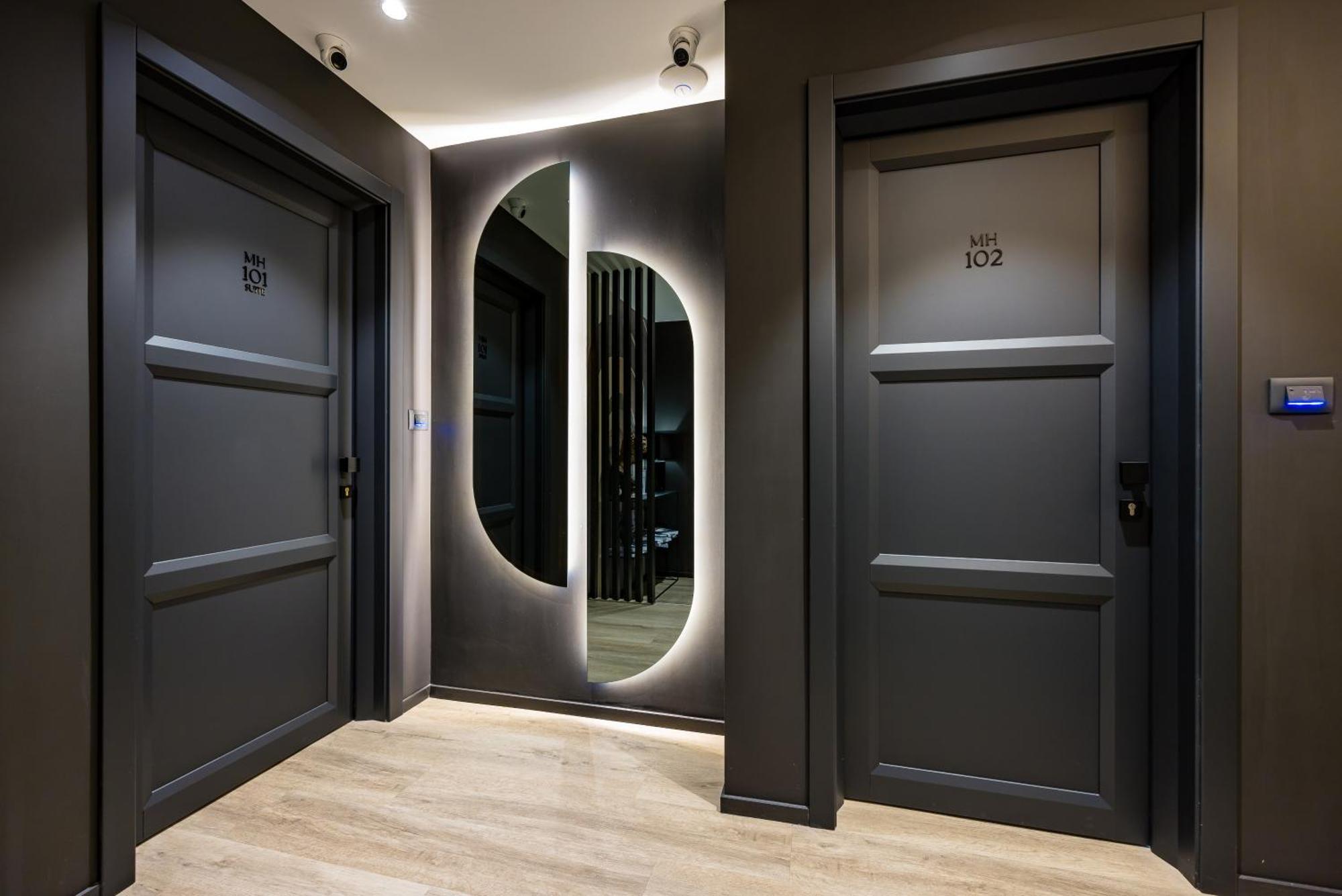 Mh Suites Plebiscito Naples Exterior photo