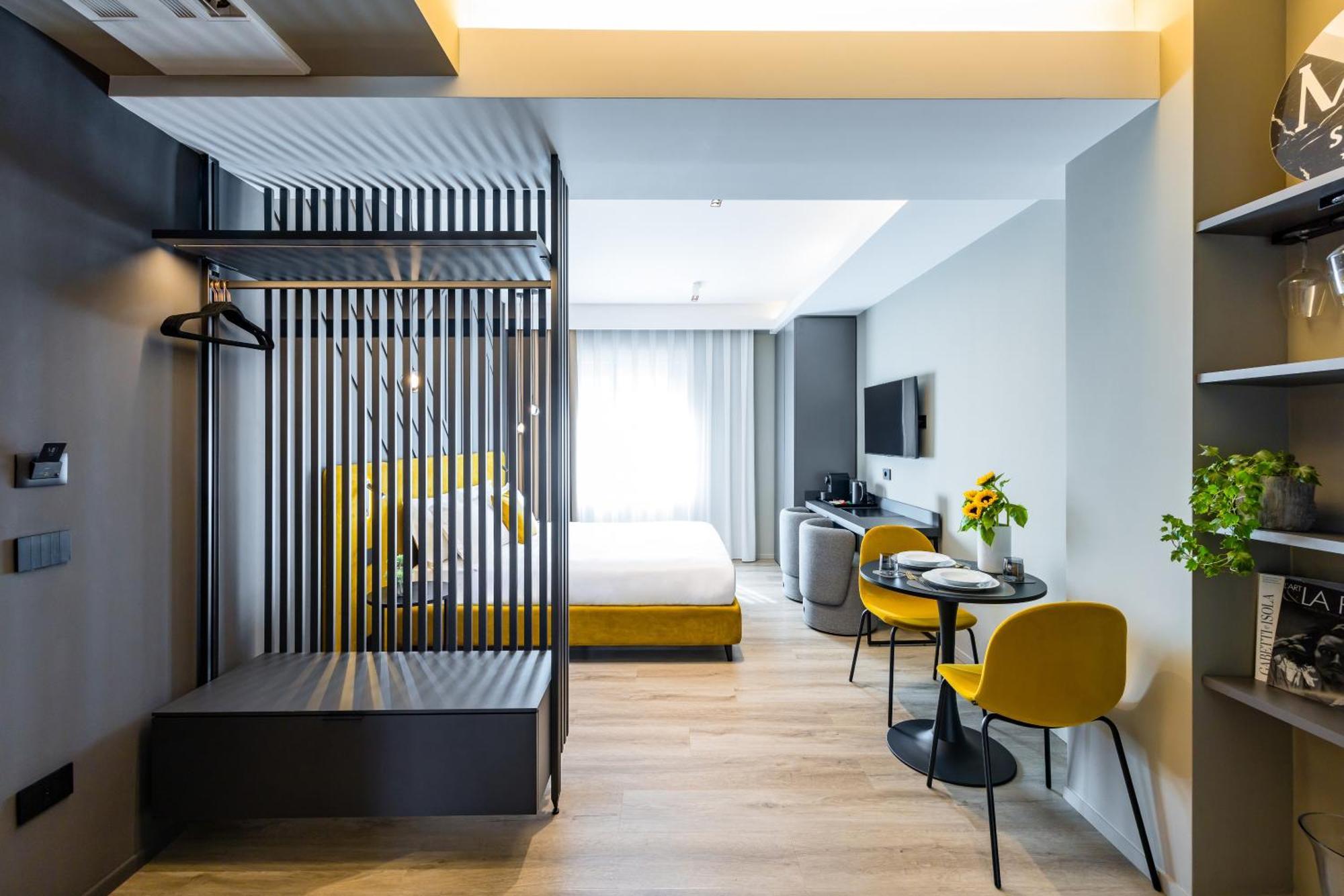 Mh Suites Plebiscito Naples Exterior photo