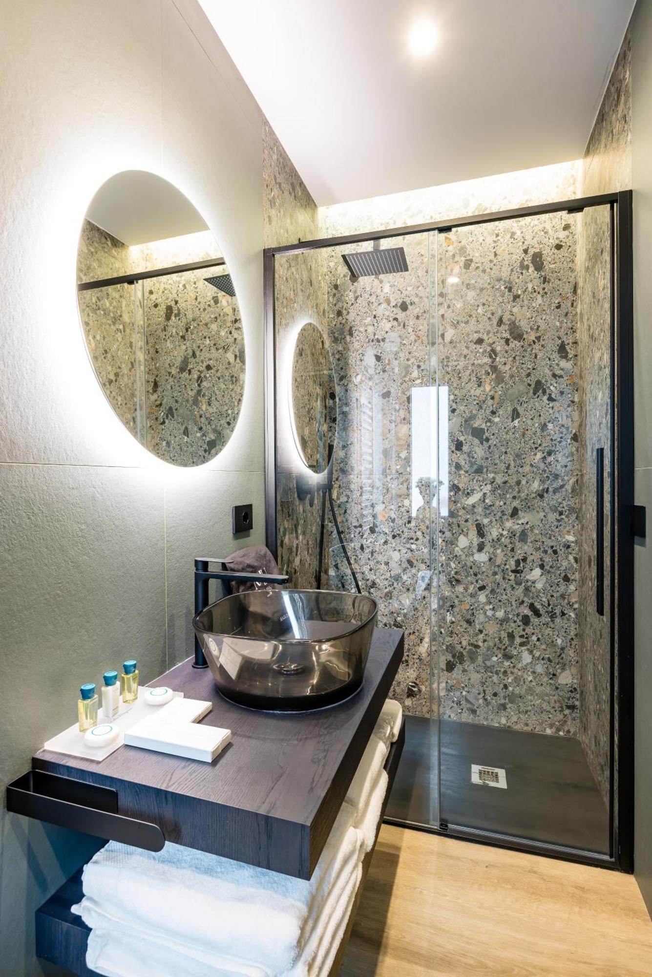 Mh Suites Plebiscito Naples Exterior photo
