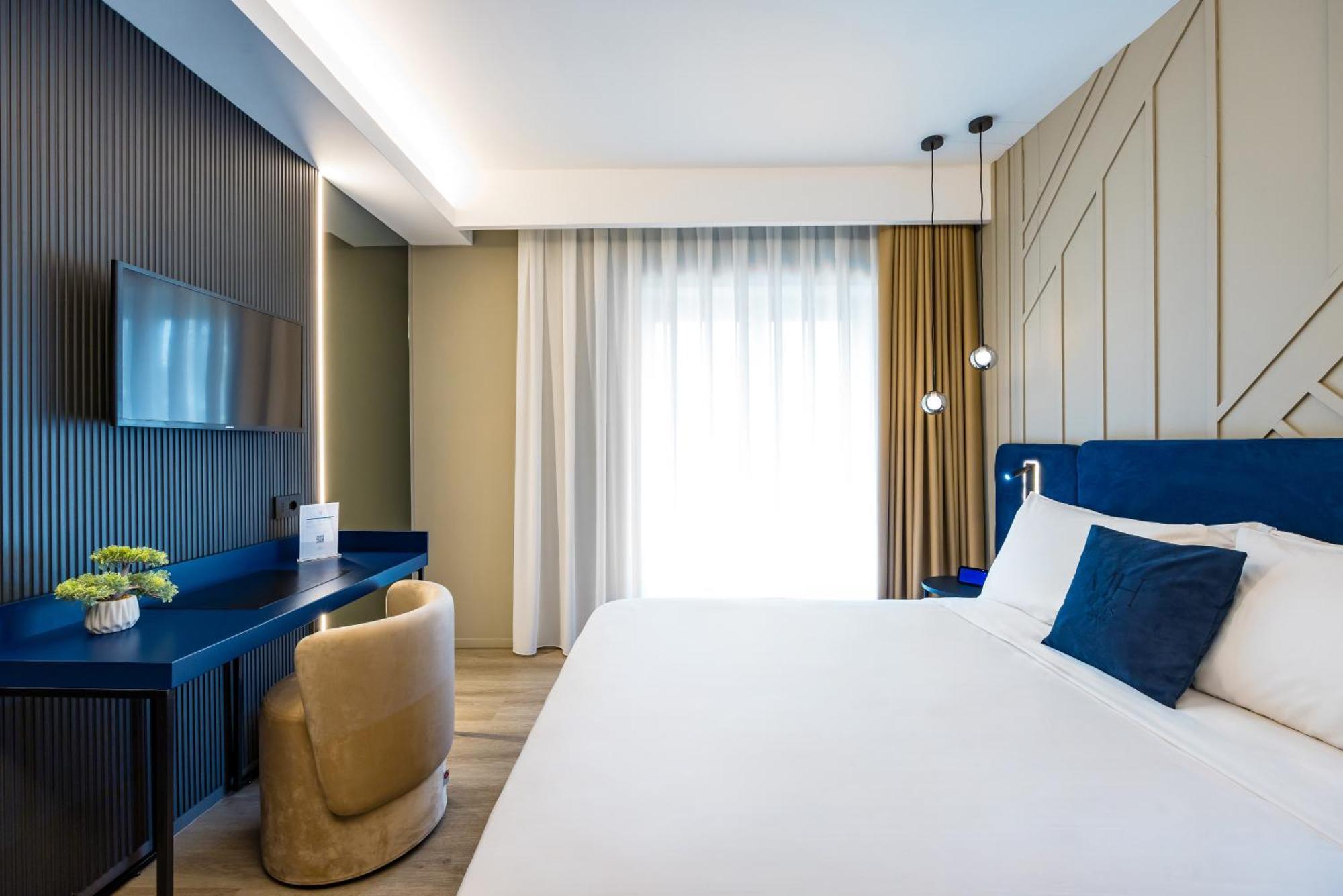 Mh Suites Plebiscito Naples Exterior photo